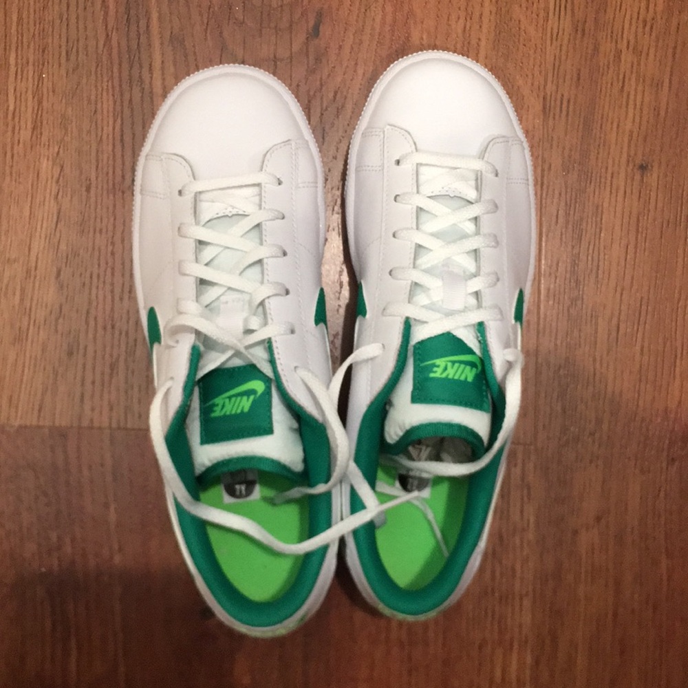 Nike Tennis shoes